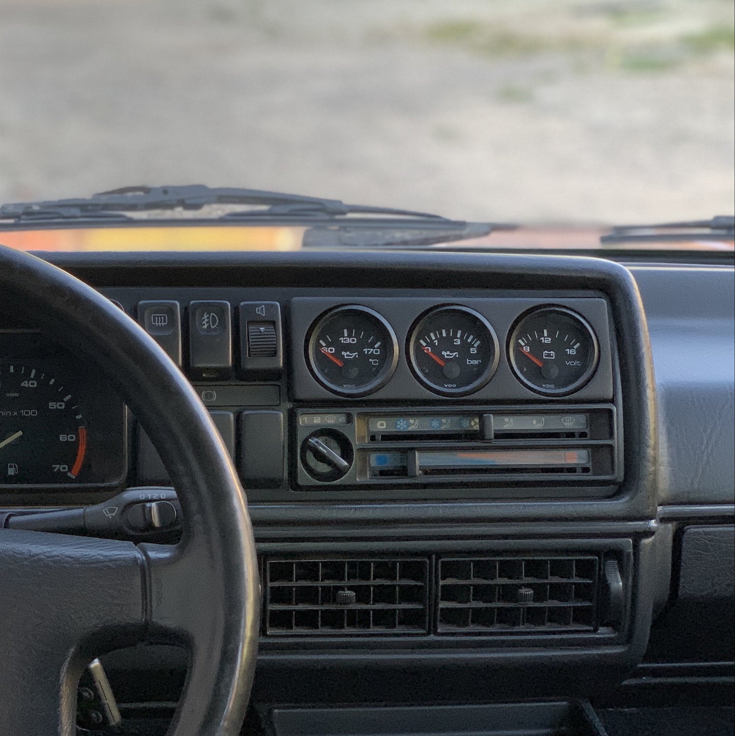 Panel indicador VDO 52mm para ranura de radio VW GOLF MK2 JETTA GTI 16V G60