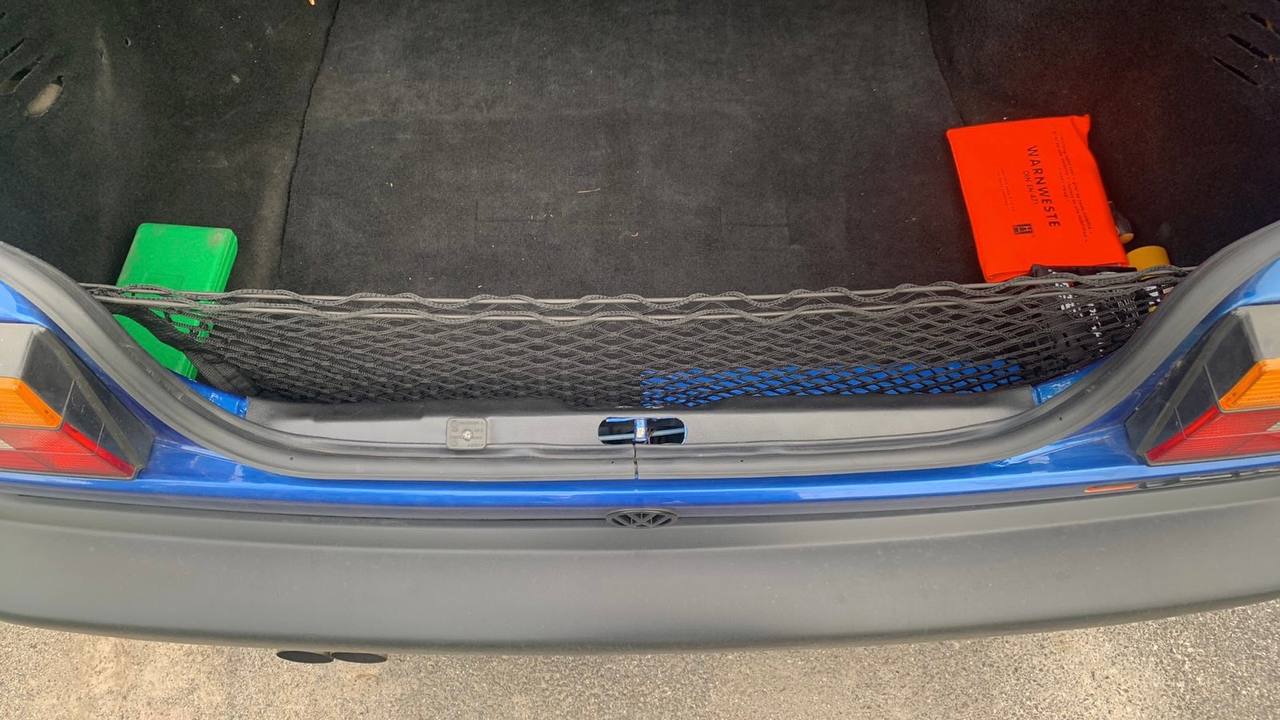 VW JETTA MK2 KOFFERRAUMVERKLEIDUNG (KOFFERRAUMVERKLEIDUNG INNEN UNTER DER HECKKLAPPE)