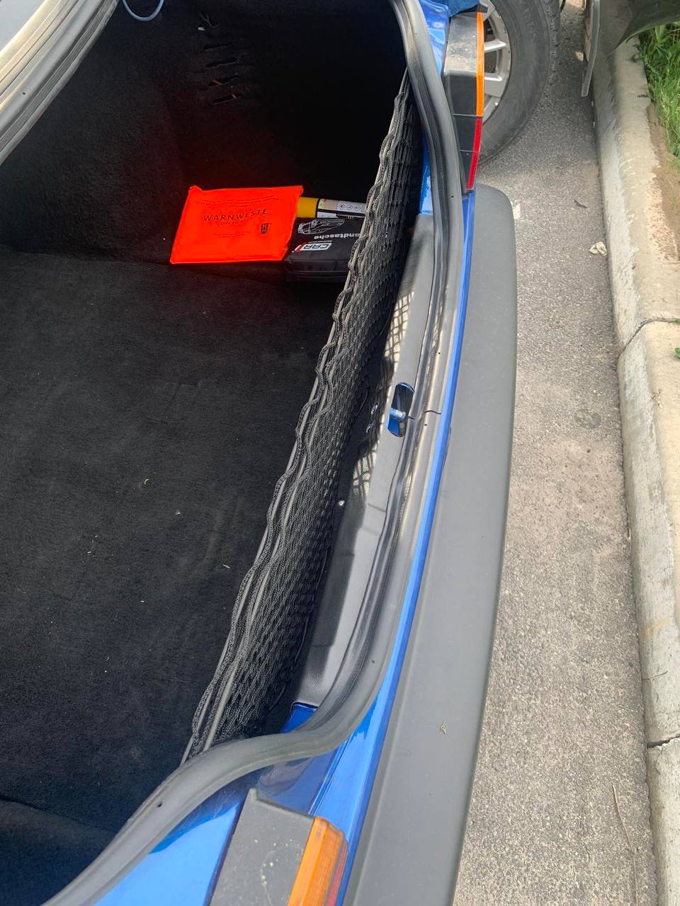 VW JETTA MK2 KOFFERRAUMVERKLEIDUNG (KOFFERRAUMVERKLEIDUNG INNEN UNTER DER HECKKLAPPE)