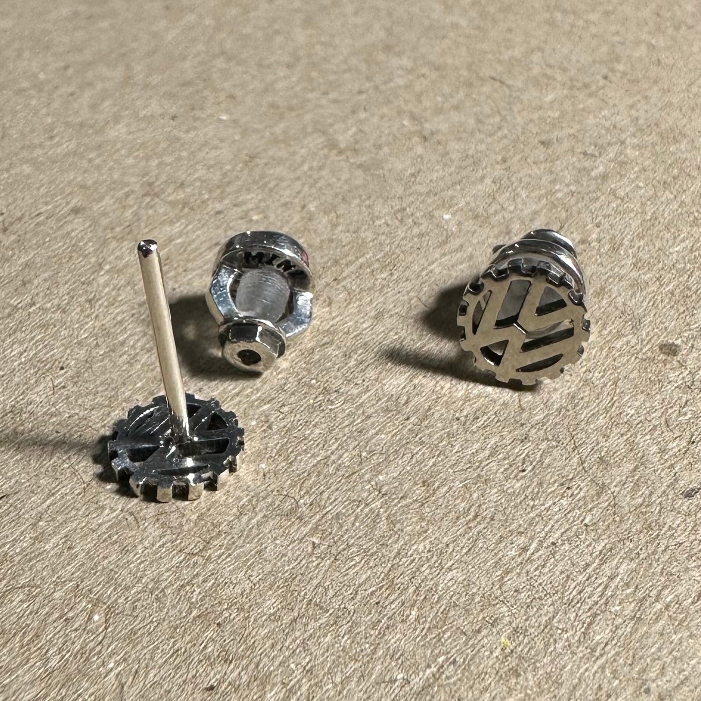 Pendientes con logo antiguo de VW