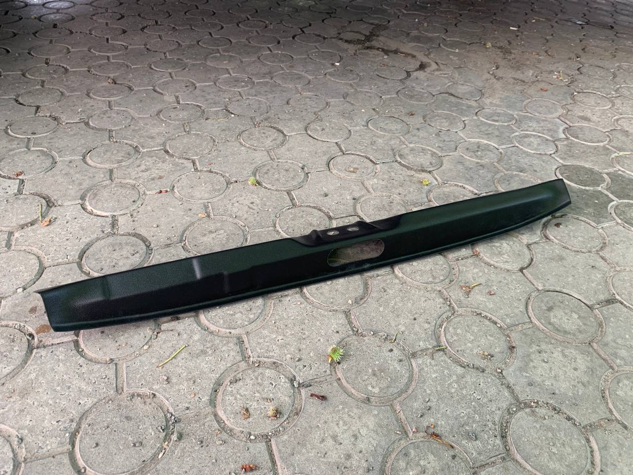 MOLDEADO DEL MALETERO VW JETTA MK2 (MOLDEADO INTERIOR DEL MALETERO DEBAJO DEL PORTON TRASERO)
