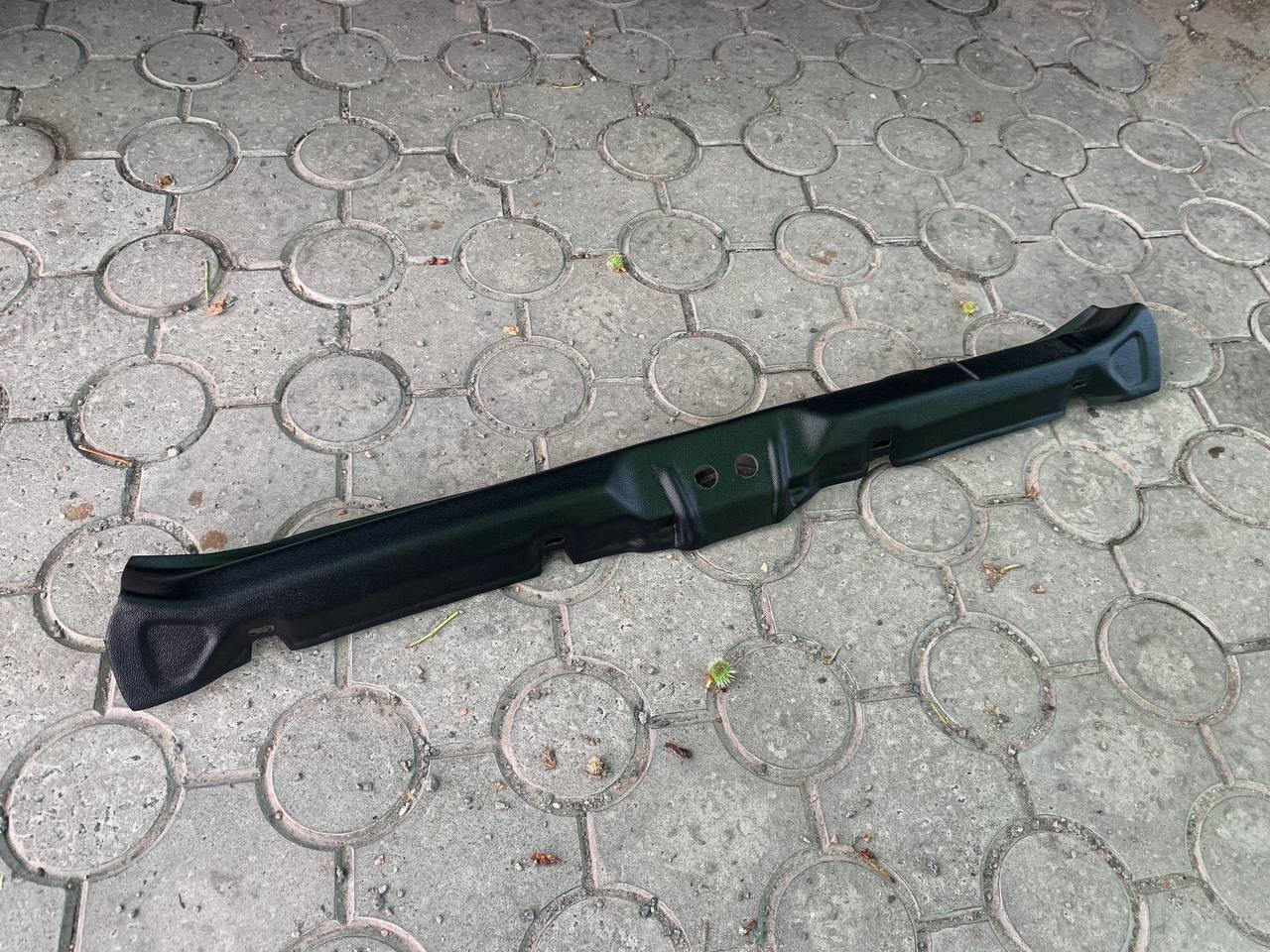 MOLDEADO DEL MALETERO VW JETTA MK2 (MOLDEADO INTERIOR DEL MALETERO DEBAJO DEL PORTON TRASERO)