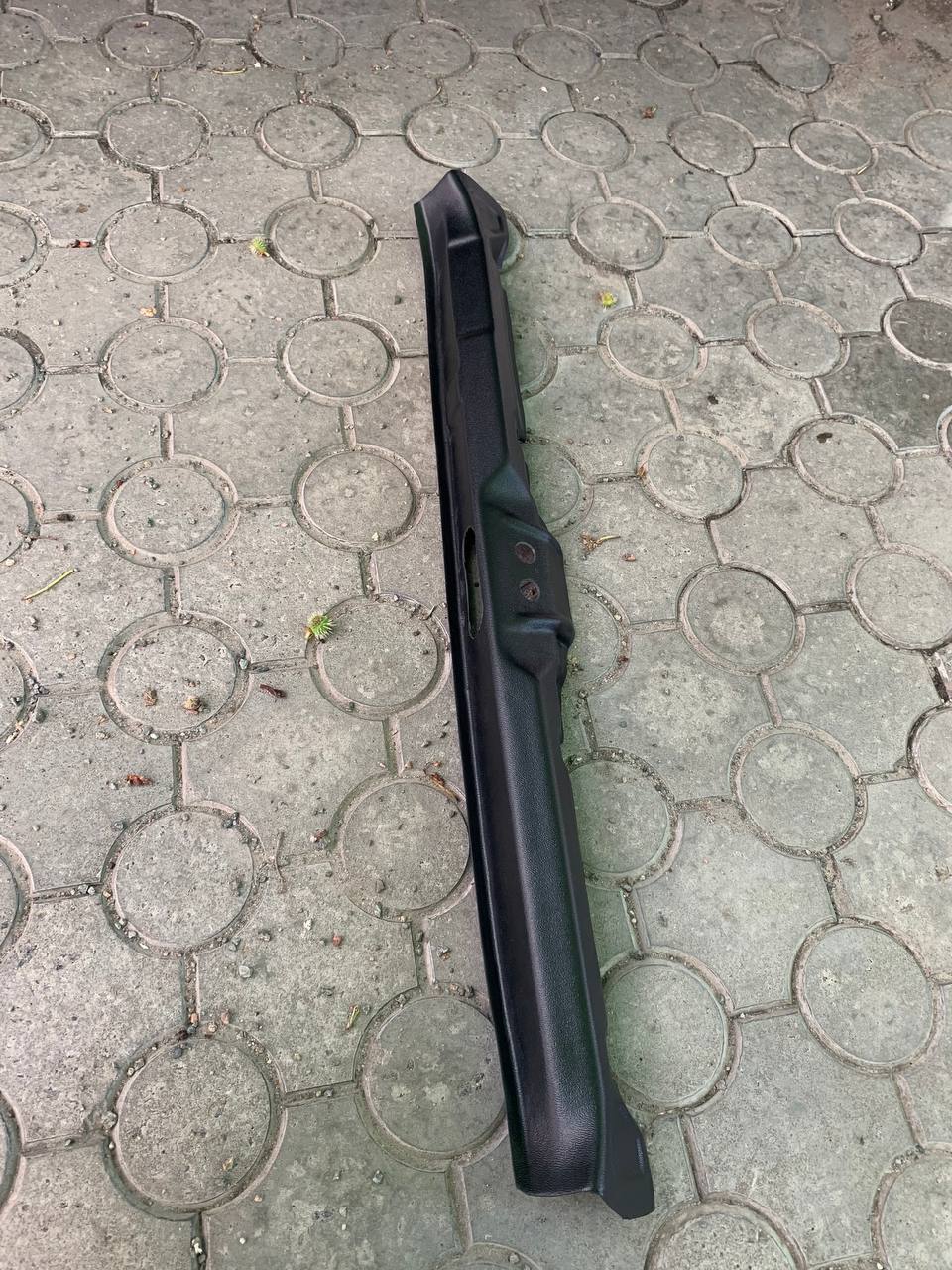 MOLDEADO DEL MALETERO VW JETTA MK2 (MOLDEADO INTERIOR DEL MALETERO DEBAJO DEL PORTON TRASERO)